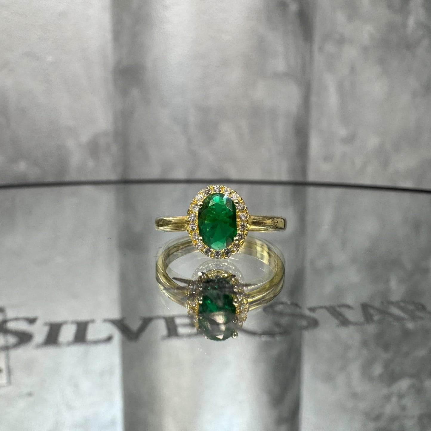 Srebrni prsten u ovalnom obliku - Silver Star