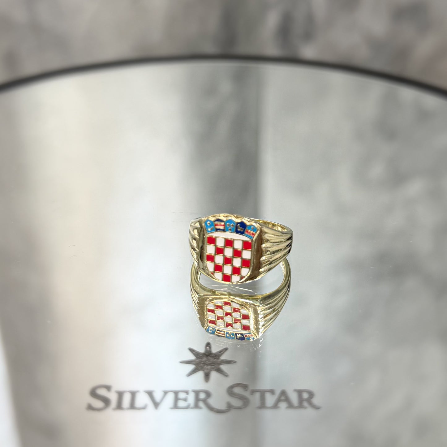Srebrni muški prsten pečatnjak Hrvatski grb s pozlatom