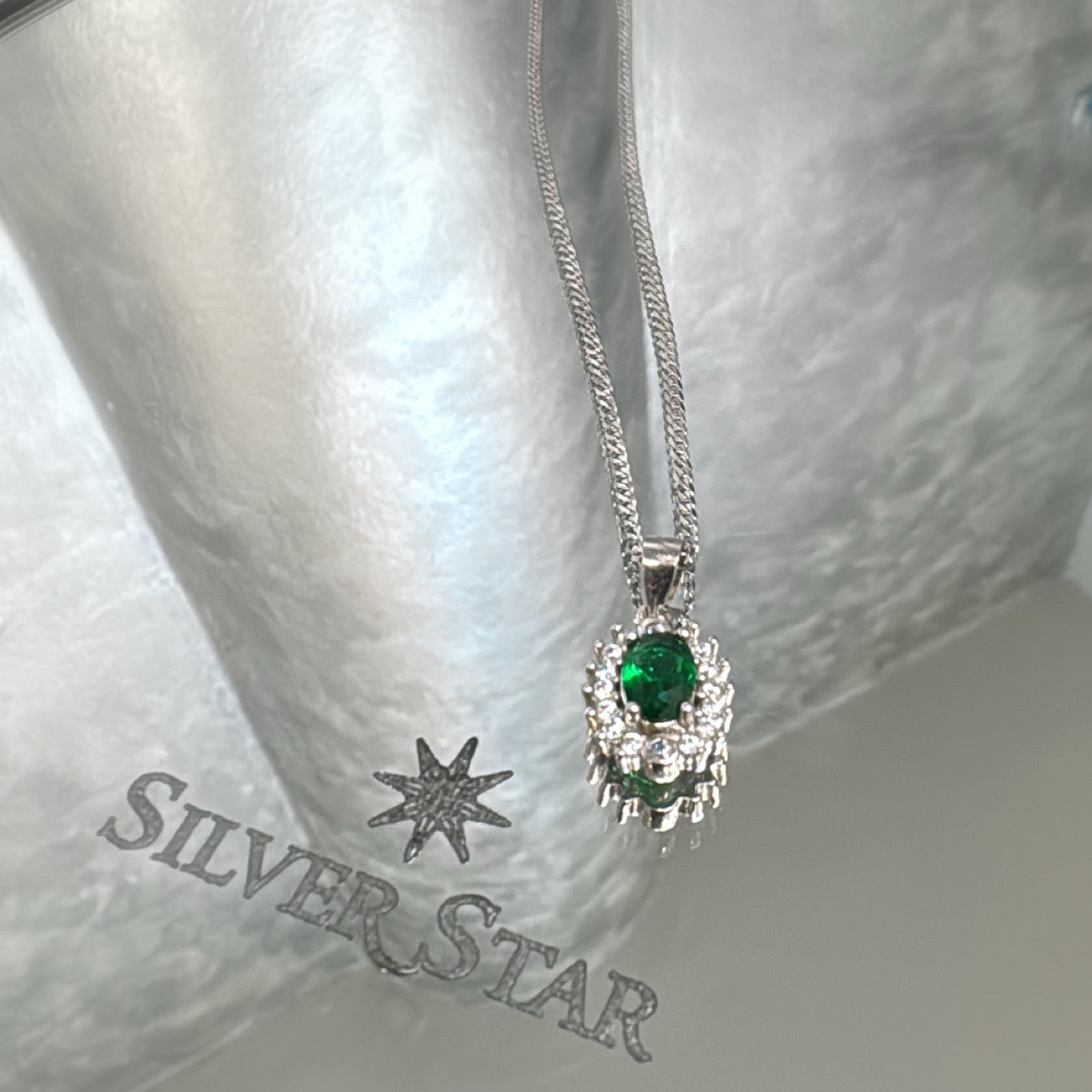 Srebrni lančić sa ROYAL privjeskom - Silver Star