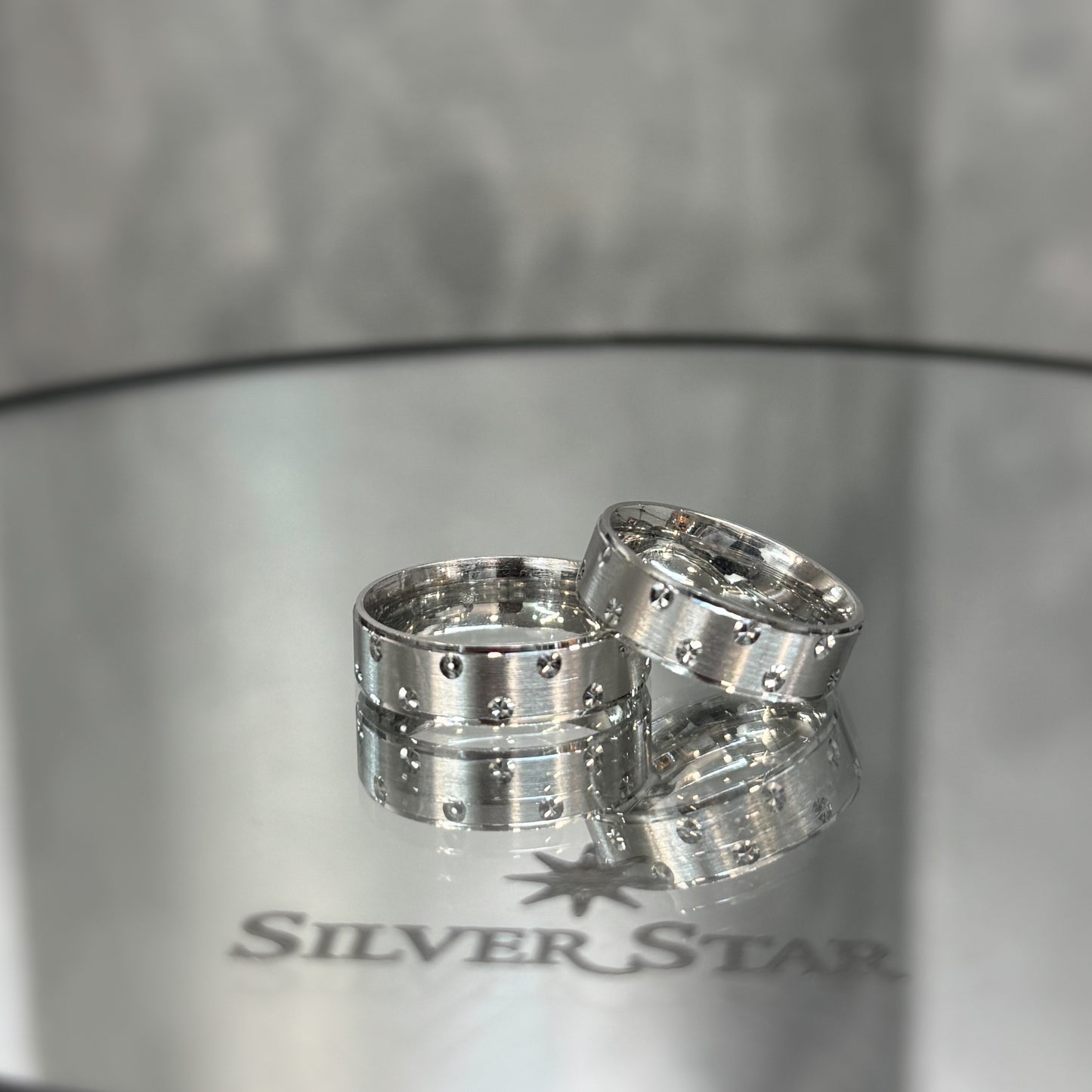 Srebrno vjenčano prstenje sa graviranjem odmah dostupno u više veličina - Silver Star