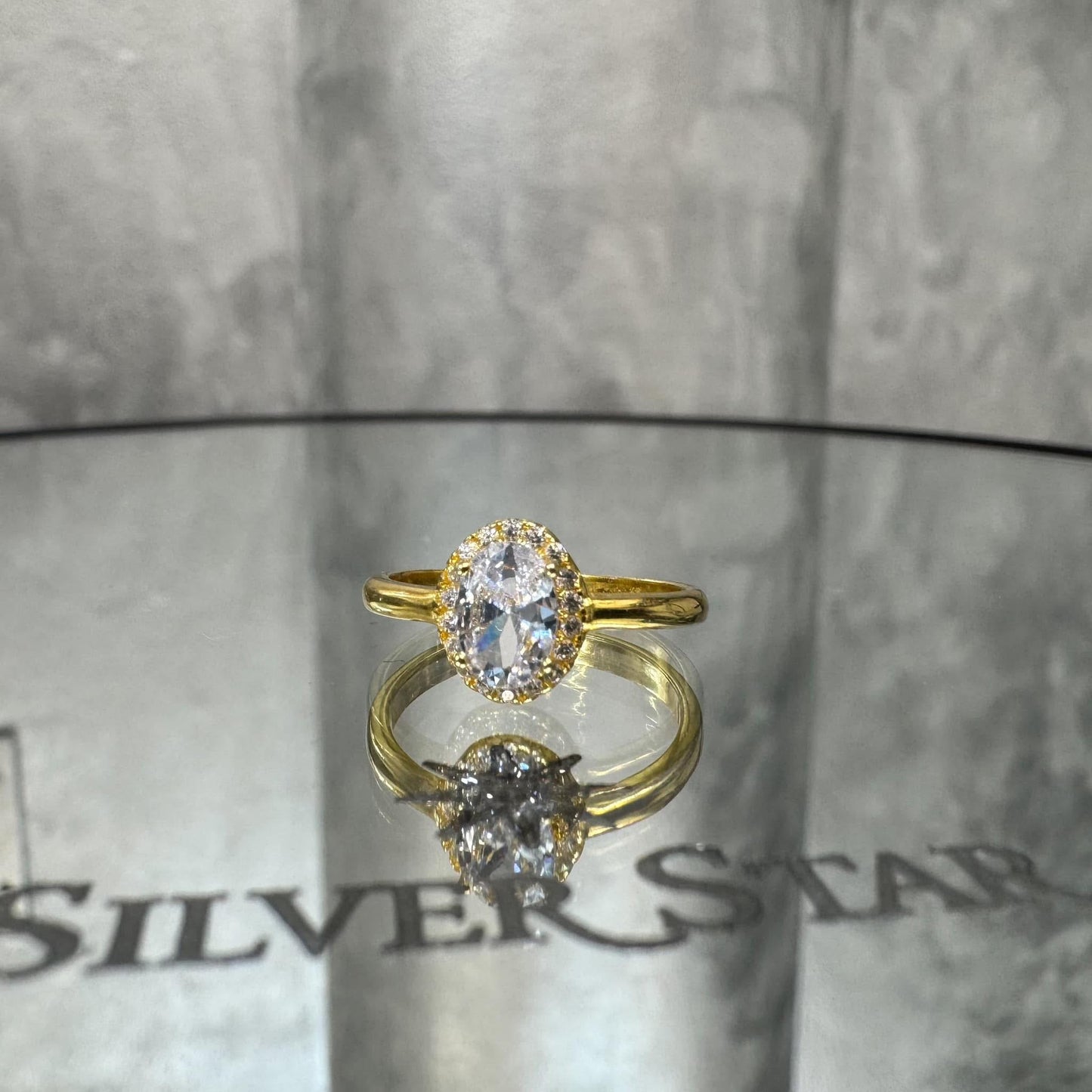 Srebrni prsten u ovalnom obliku - Silver Star