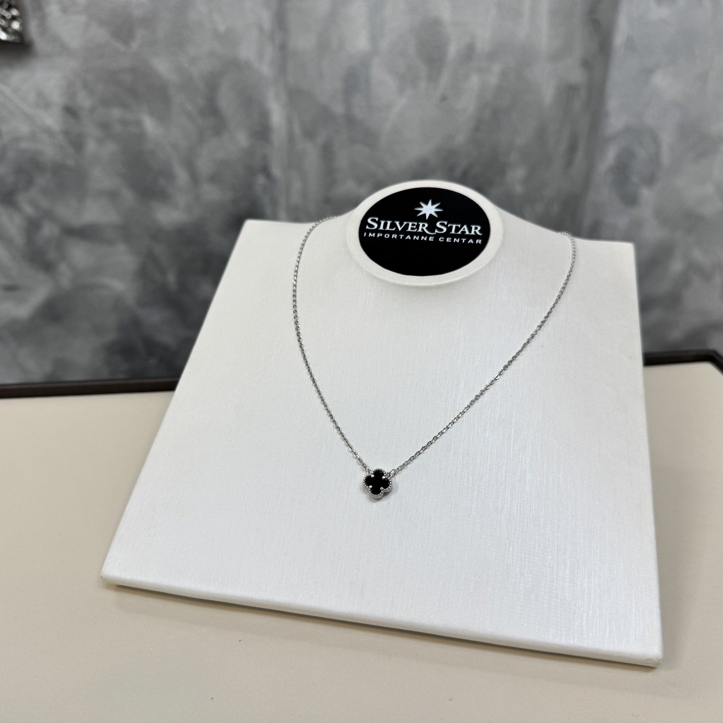 Srebrna ogrlica CLOVER mini dostupna u više boja - Silver Star