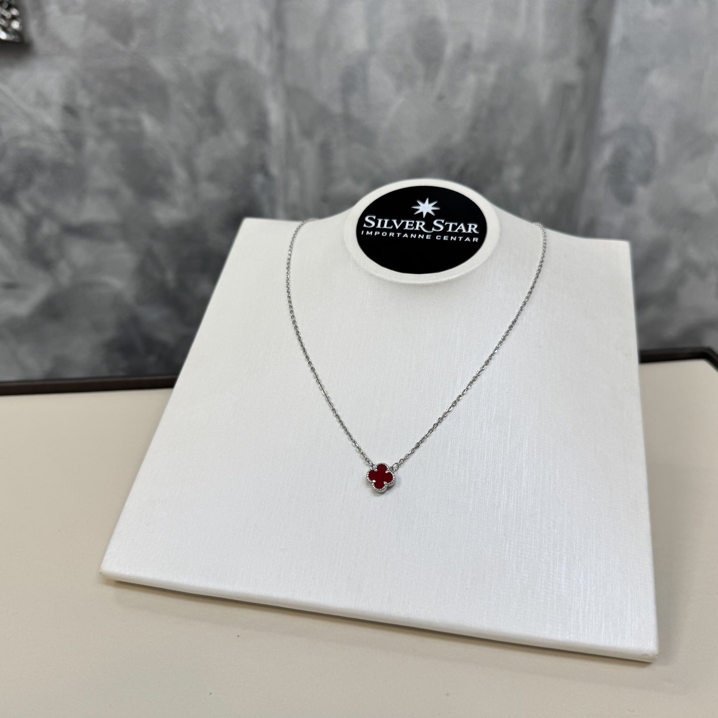 Srebrna ogrlica CLOVER mini dostupna u više boja