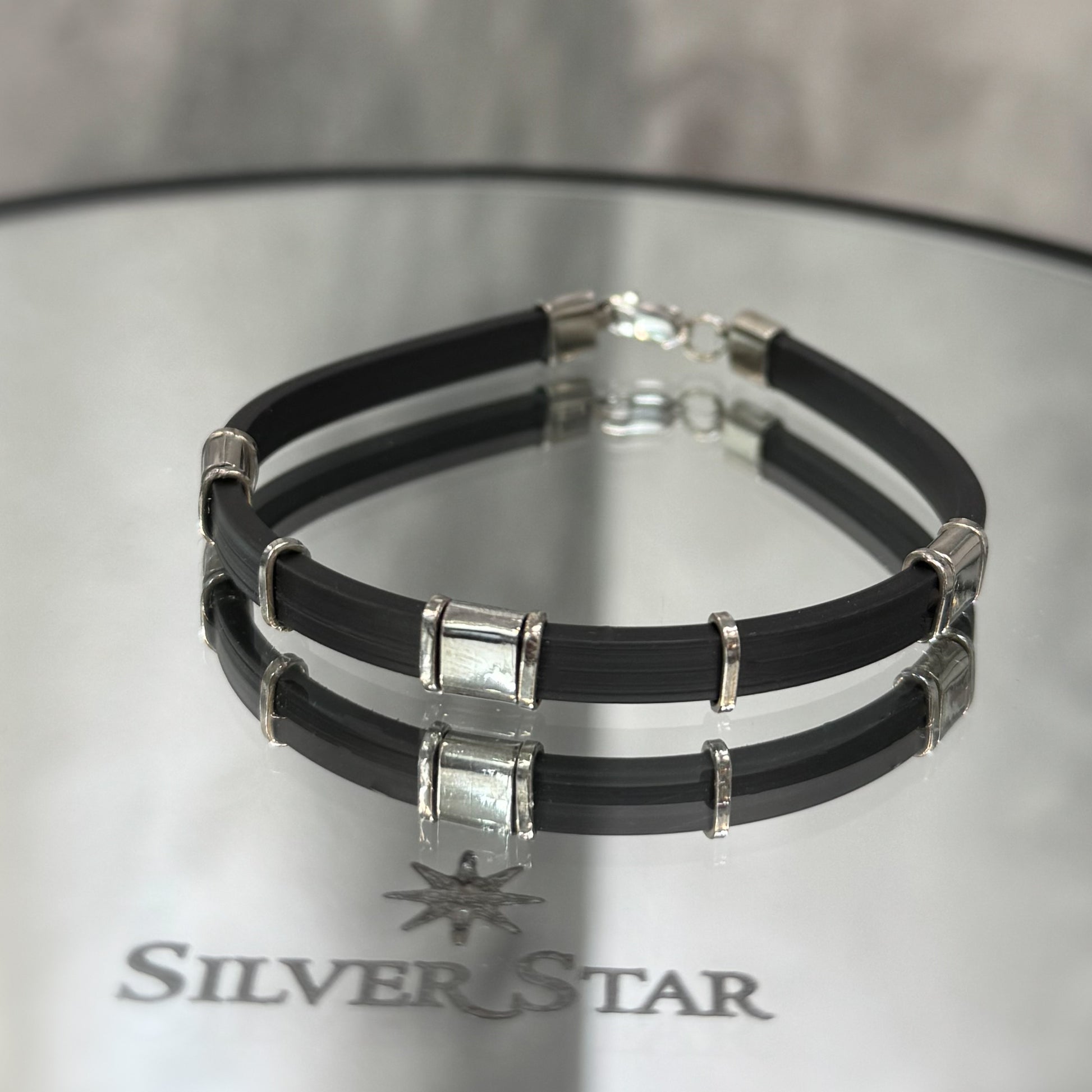 Srebrna narukvica 925 sa kaučukom - Silver Star